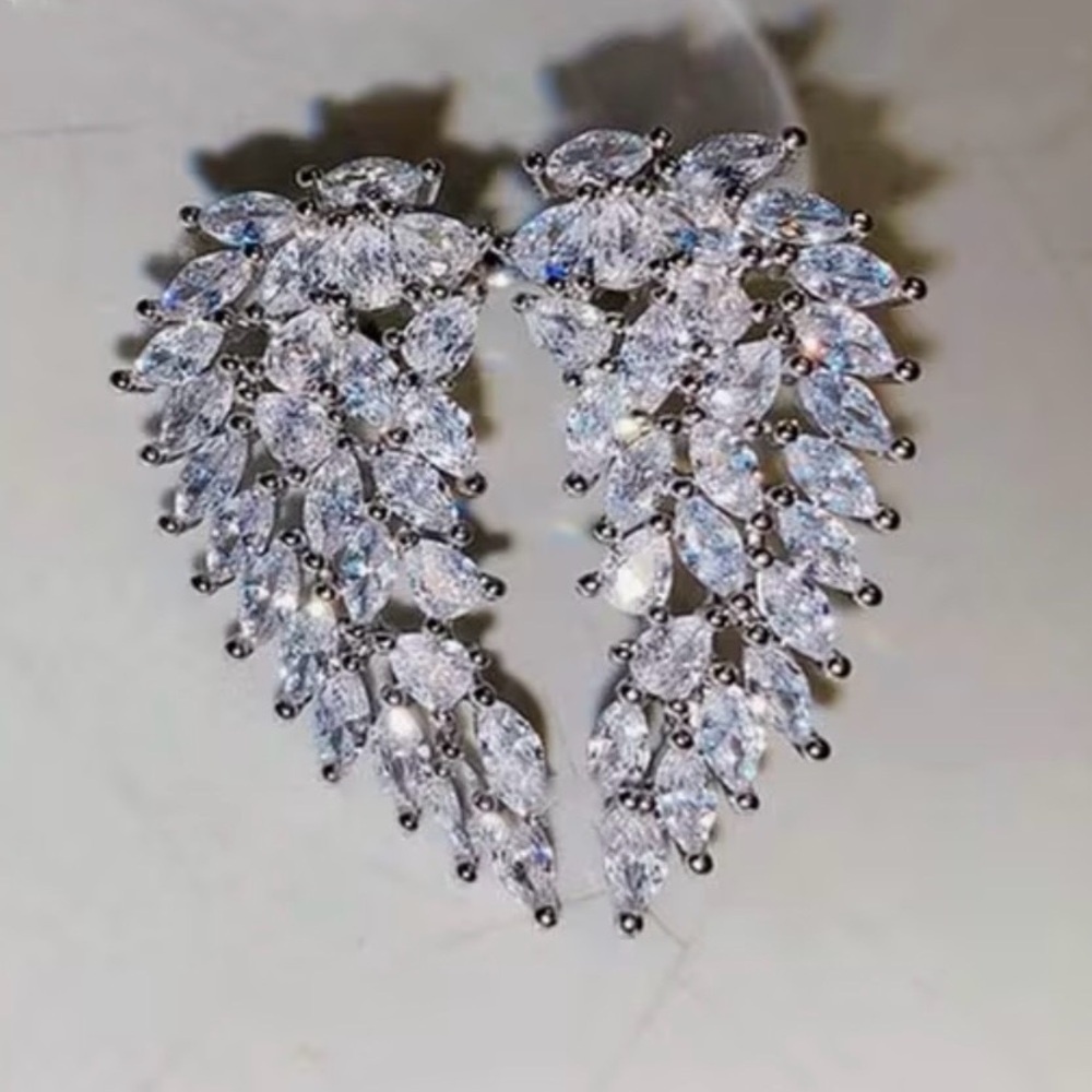 Angel Wings Silver Feathers Intense Sparkle Statement Ring w/ Simulated Diamonds - Picture 7 of 12